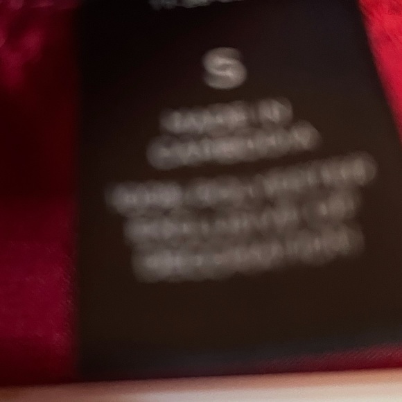 Lingerie - Picture 2 of 3